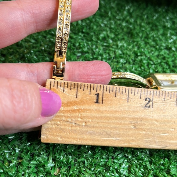 Gold Tone Metal Watch And Bracelet Set ONE SIZE (watch needs battery) - Picture 7 of 7